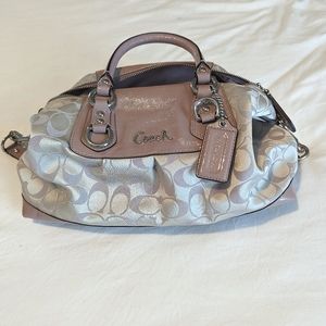 COACH authentic hand bag